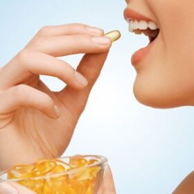 uống vitamin e có trắng da không, vitamin e có làm trắng da không, vitamin e trắng da, vitamin e trang da, uống vitamin e như thế nào để đẹp da, vitamin e sử dụng như thế nào, cách uống vitamin e, bôi vitamin e làm trắng da