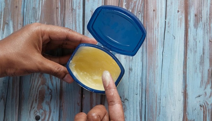 vaseline có làm trắng da không, sáp vaseline có làm trắng da không, 