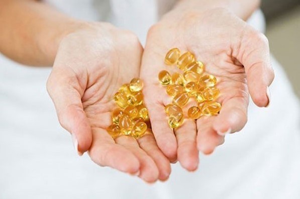 uống vitamin e có trắng da không, vitamin e có làm trắng da không, vitamin e trắng da, vitamin e trang da, uống vitamin e như thế nào để đẹp da, vitamin e sử dụng như thế nào, cách uống vitamin e, bôi vitamin e làm trắng da