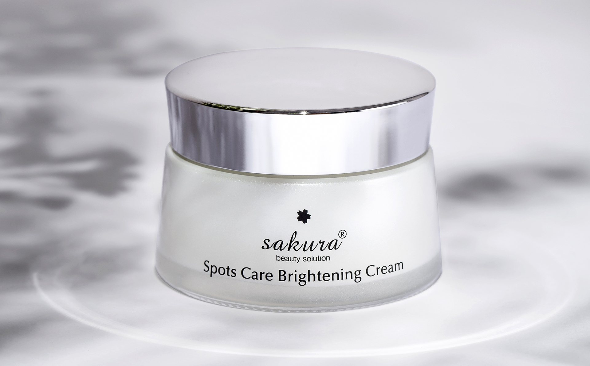 Kem dưỡng Sakura Spots Care Brightening Cream